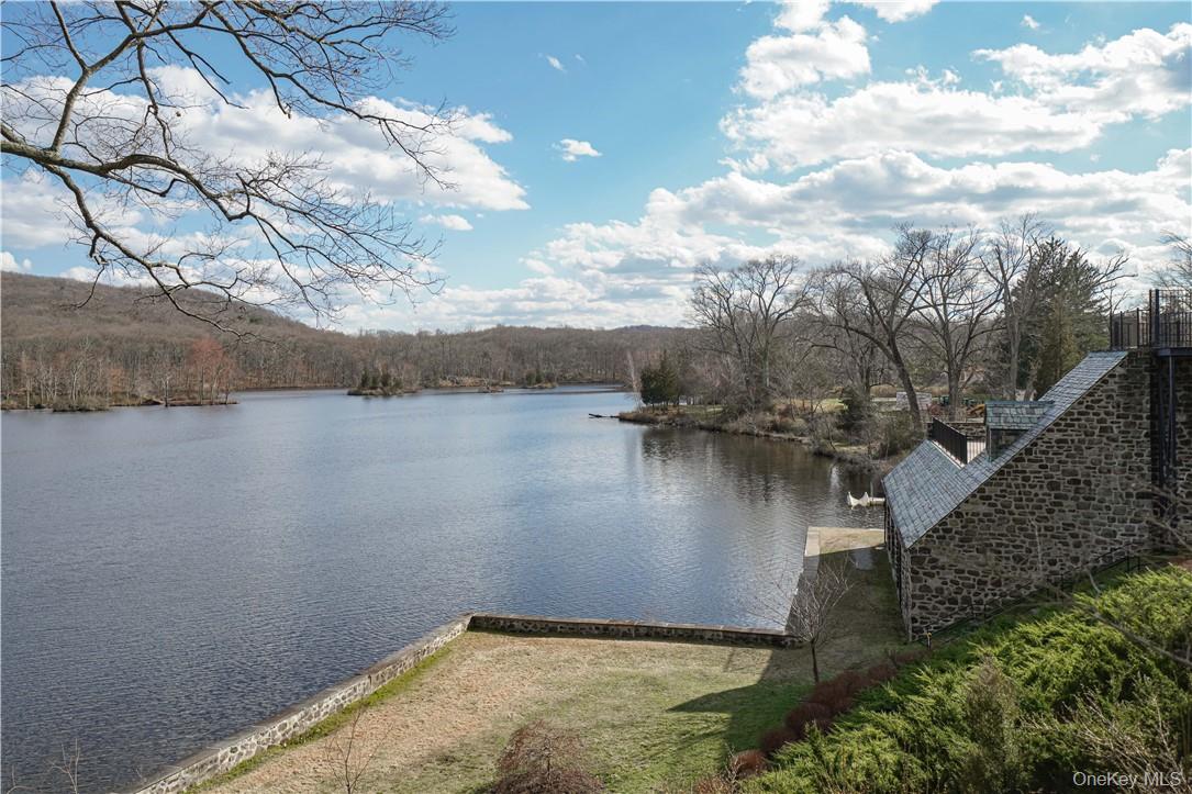 20 Deforest Drive, Cortlandt Manor, NY 10567