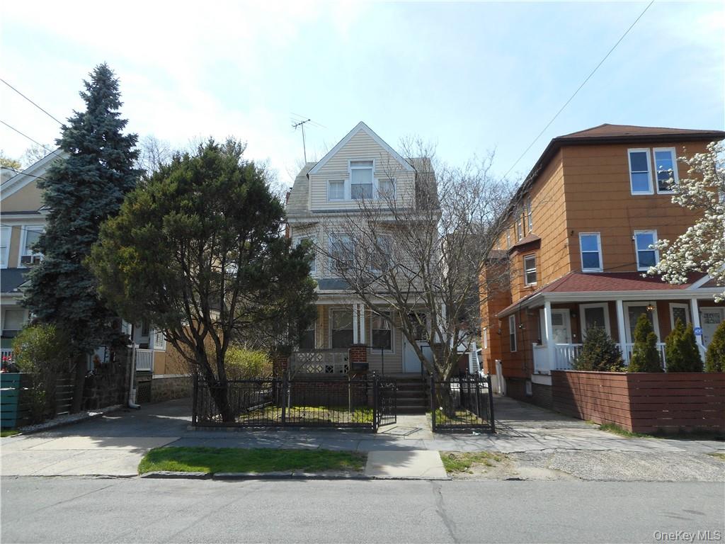 559 Van Cortlandt Park Avenue, Yonkers, NY 10705