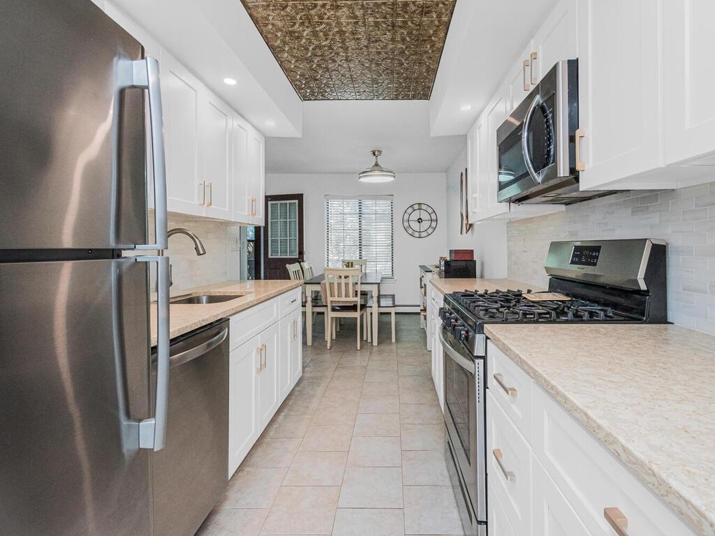 49 Foxwood Circle, Mount Kisco, NY 10549