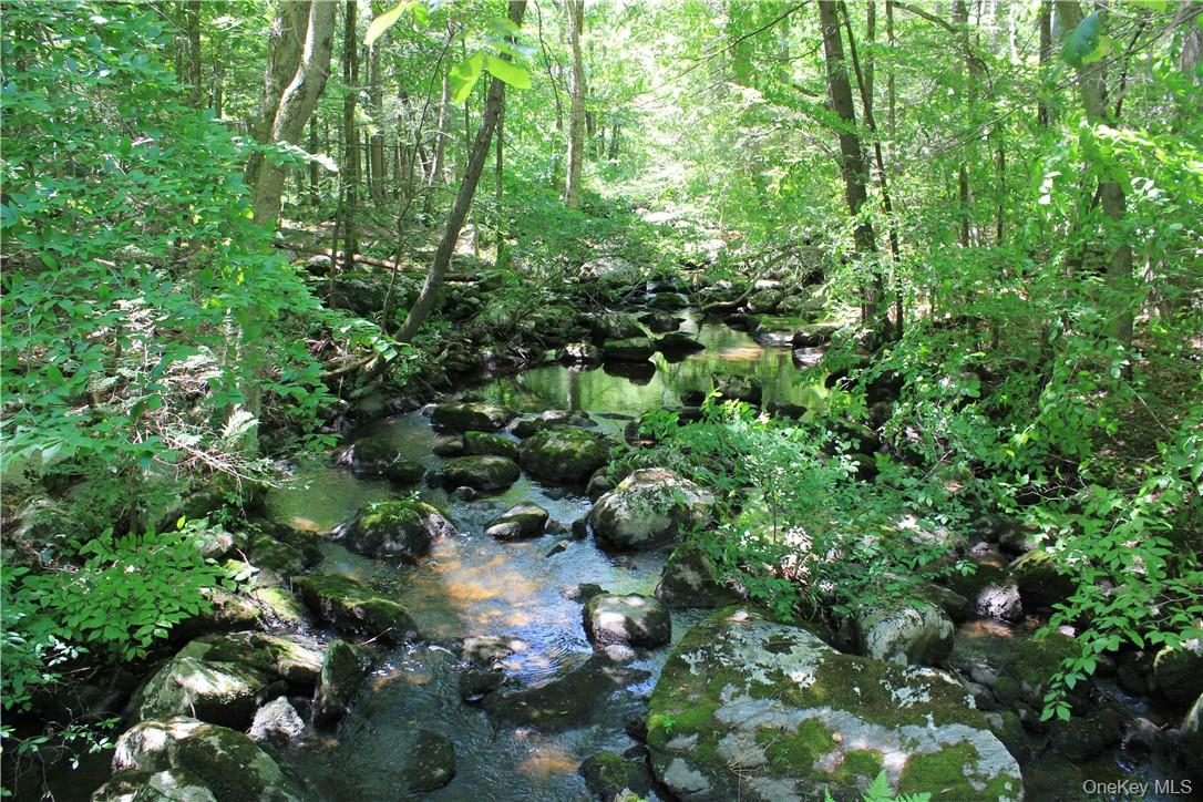 Rolling Meadow Lane, Pound Ridge, NY 10576