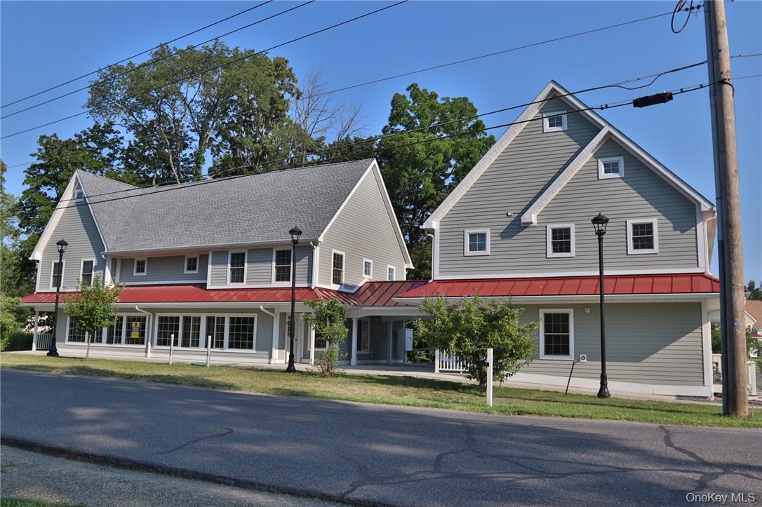 33 Firehouse Lane, Red Hook, NY 12571