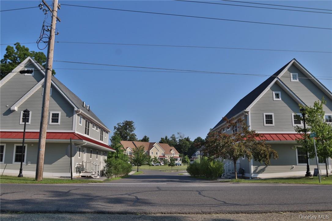 33 Firehouse Lane, Red Hook, NY 12571