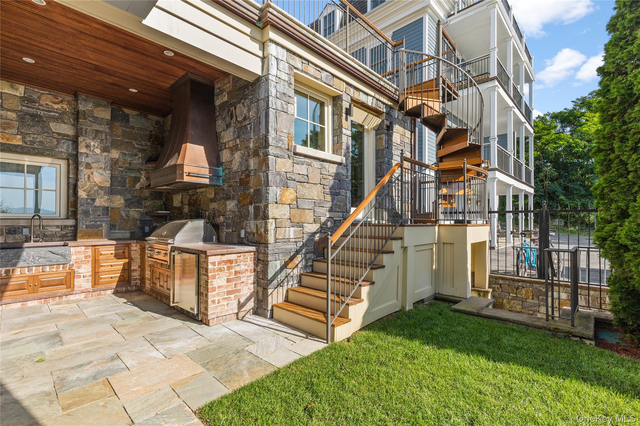 33 Livingston Avenue, Dobbs Ferry, NY 10522