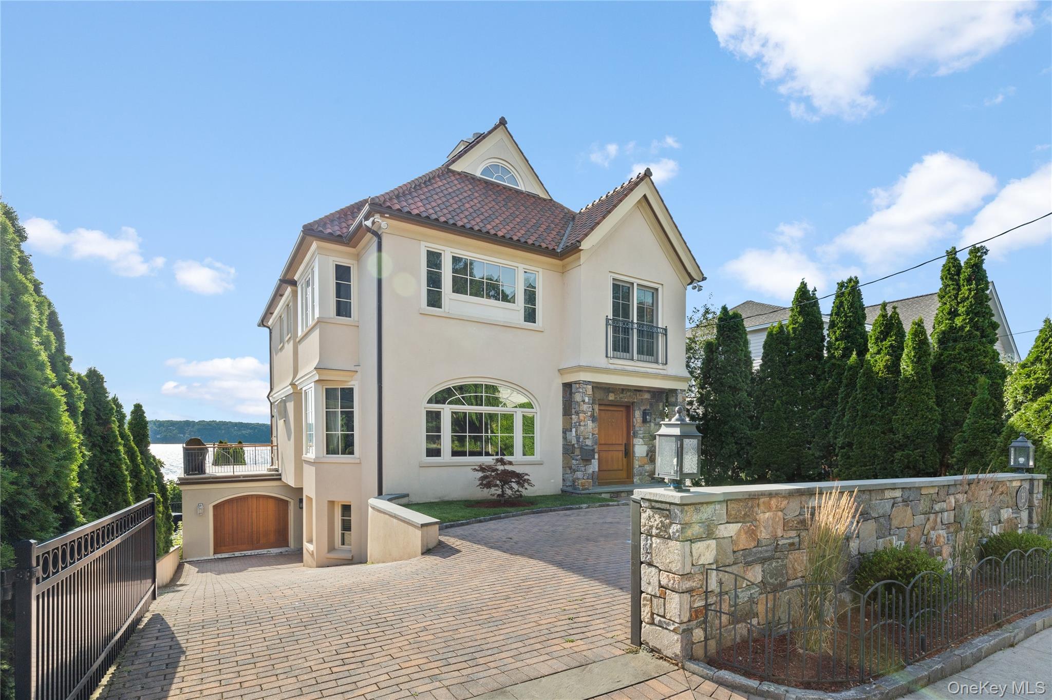 33 Livingston Avenue, Dobbs Ferry, NY 10522