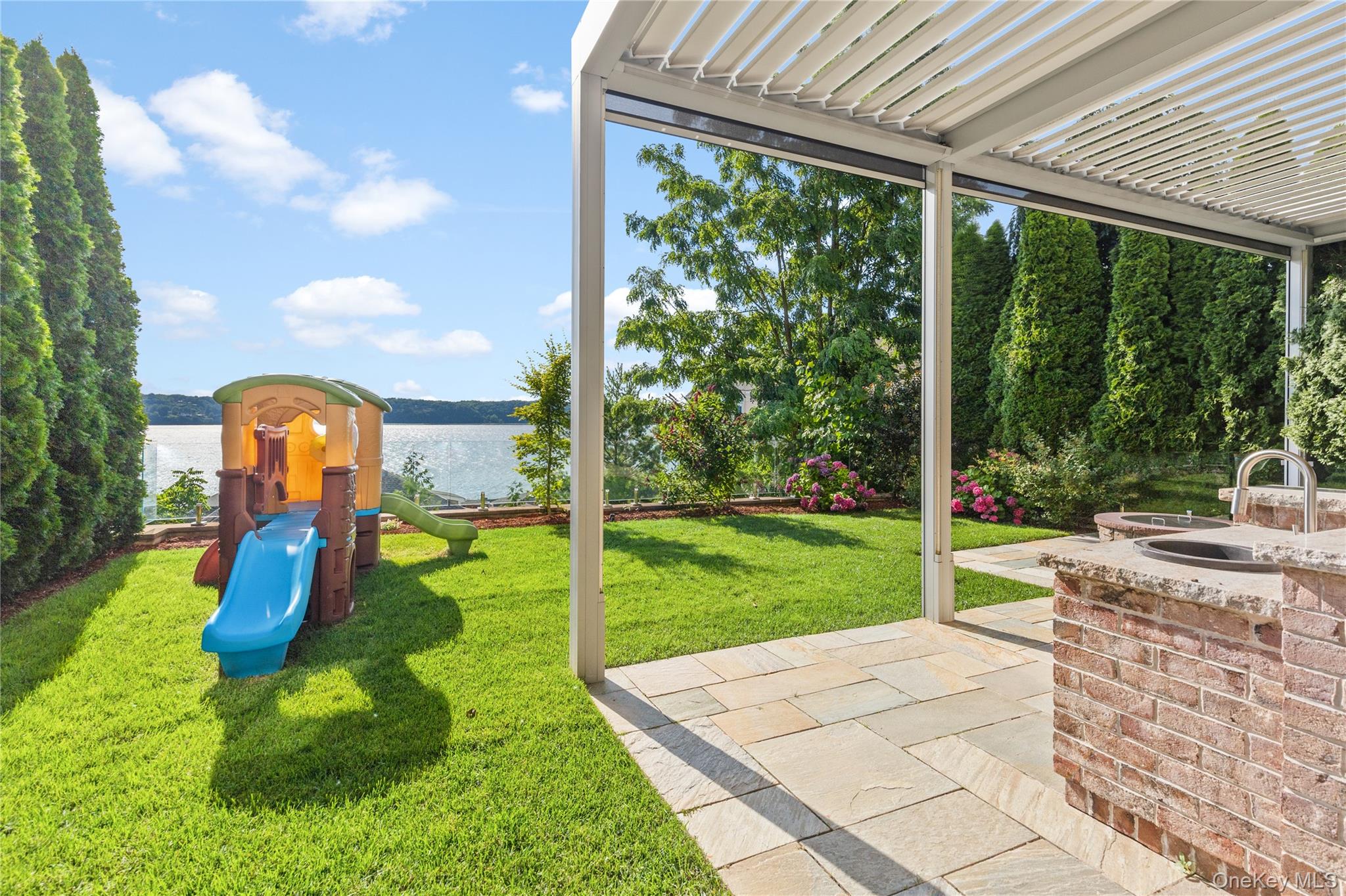 33 Livingston Avenue, Dobbs Ferry, NY 10522