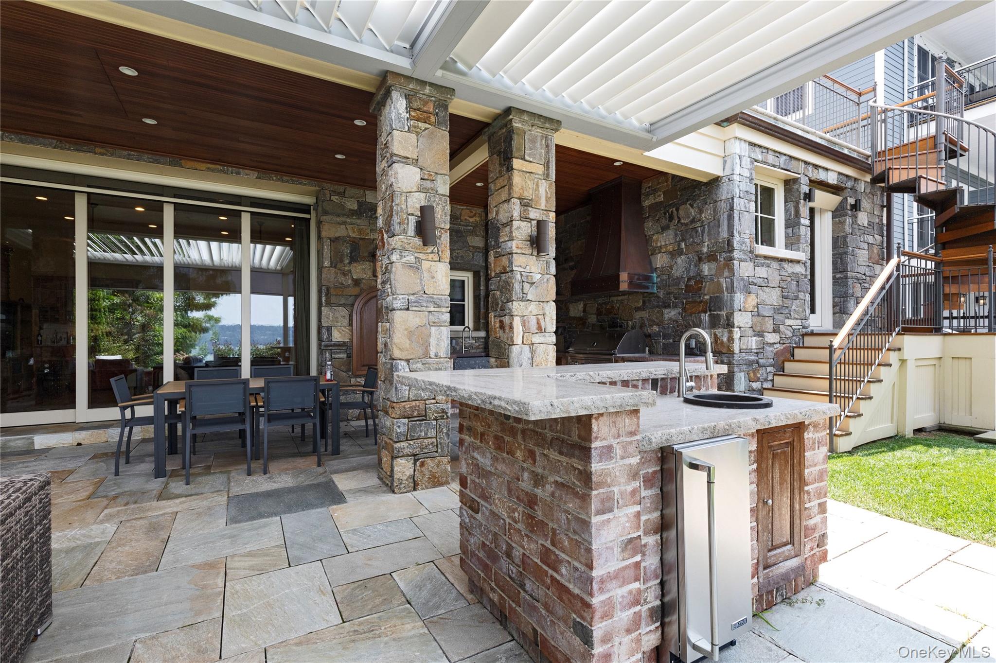 33 Livingston Avenue, Dobbs Ferry, NY 10522