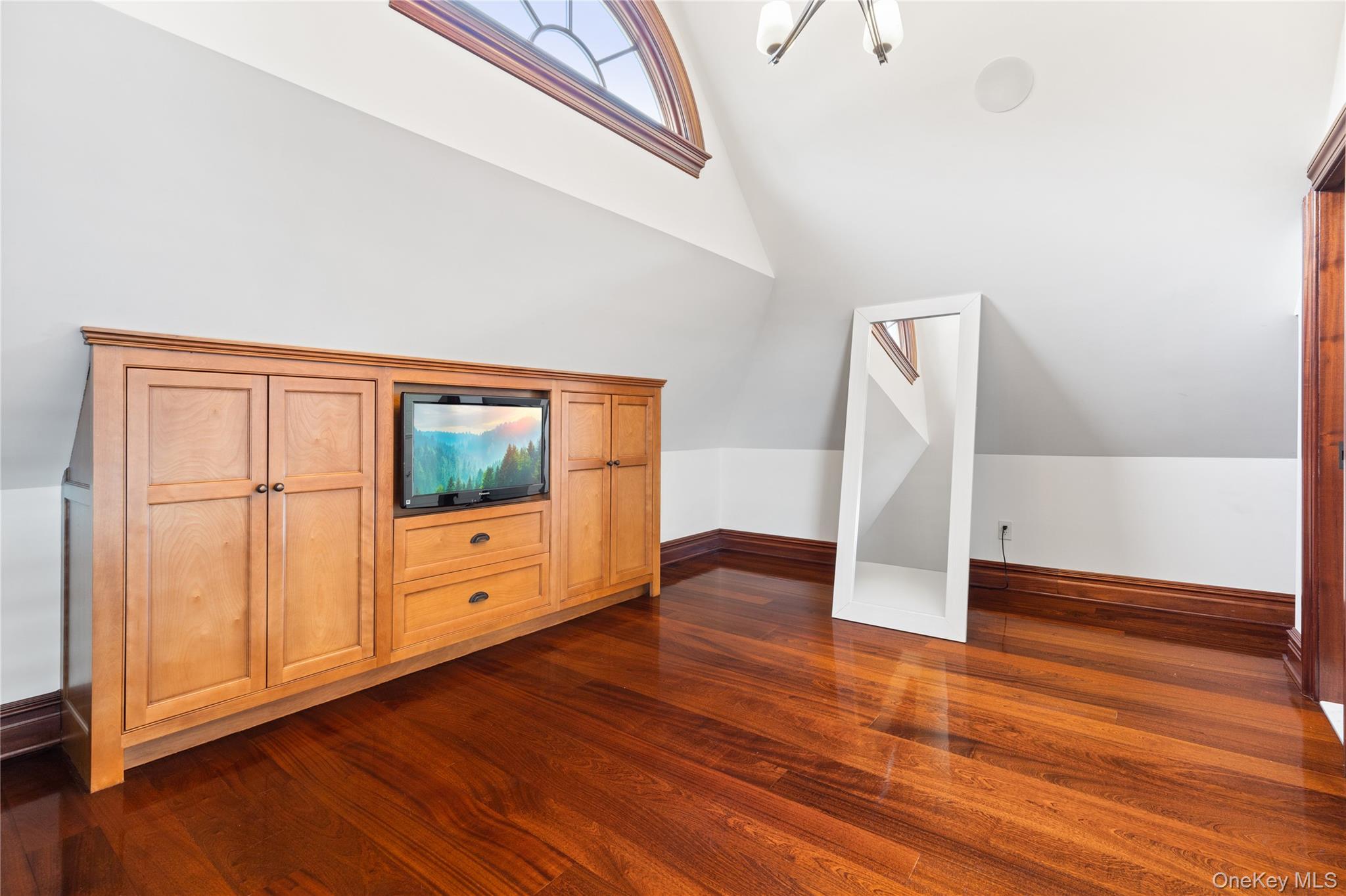 33 Livingston Avenue, Dobbs Ferry, NY 10522