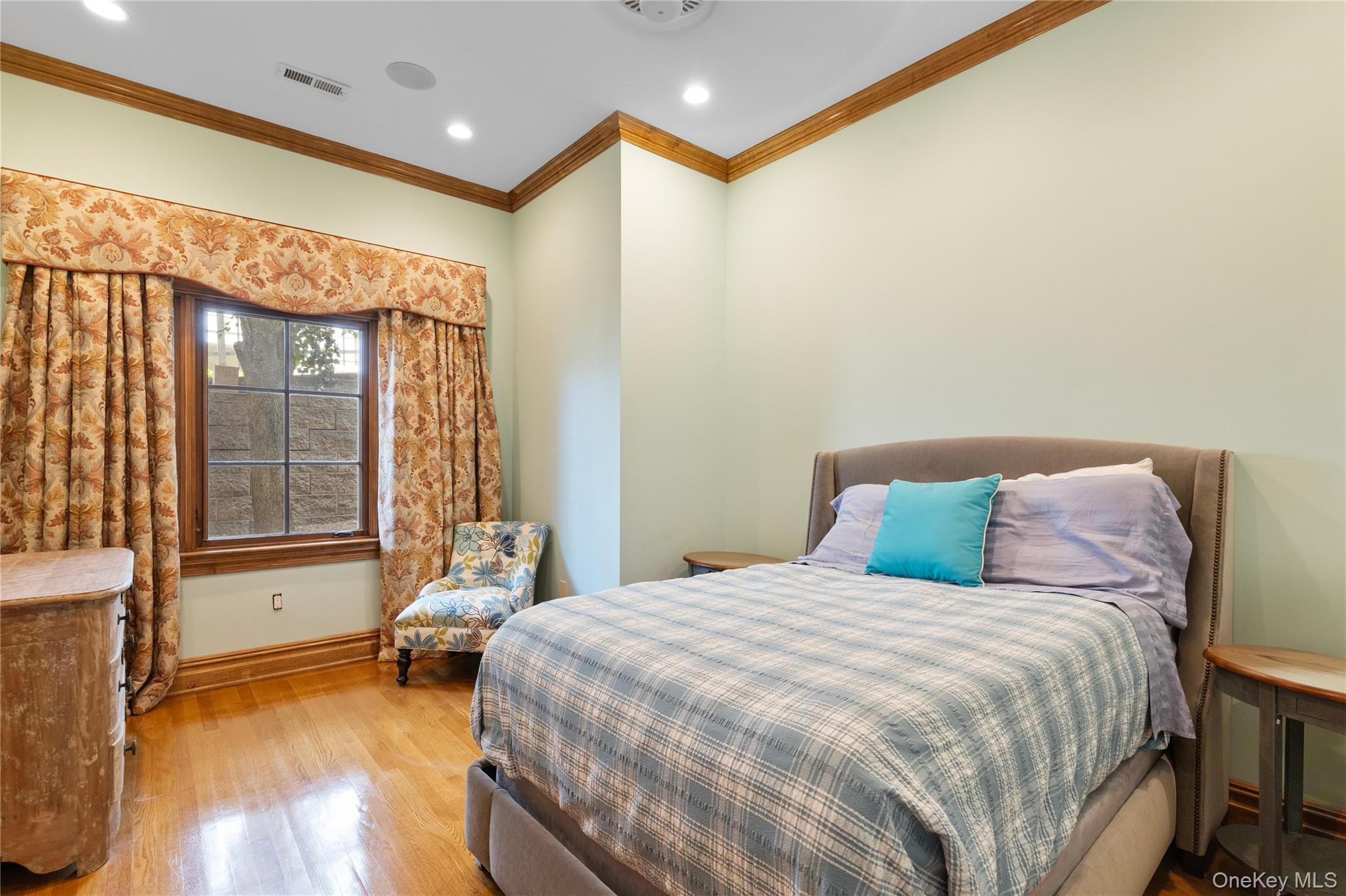 33 Livingston Avenue, Dobbs Ferry, NY 10522