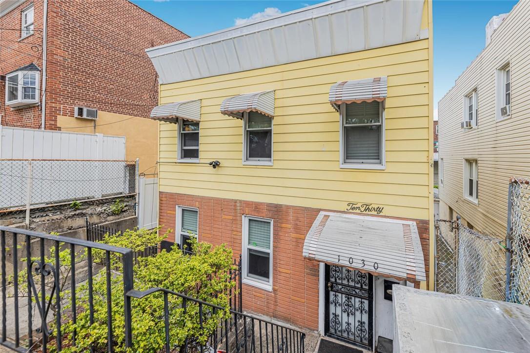 1030 Throgs Neck Expwy Expressway, Bronx, NY 10465