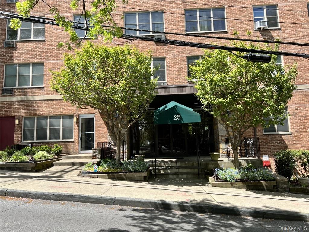 25 Franklin Avenue, White Plains, NY 10601