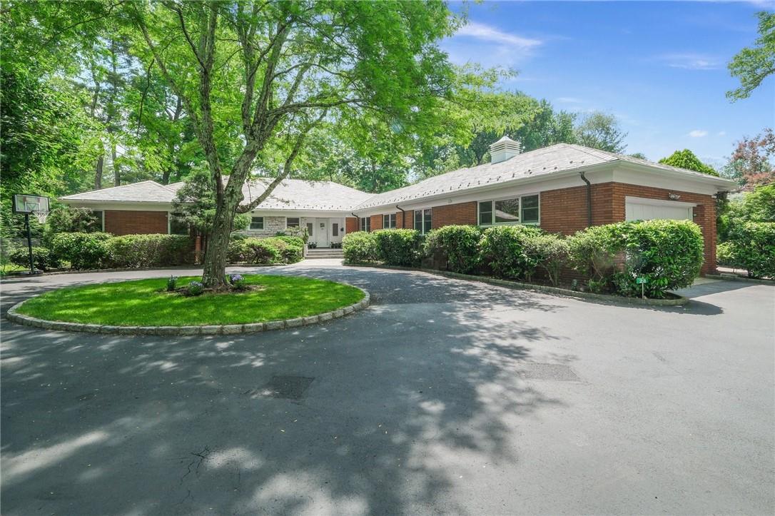 28 Paddington Road, Scarsdale, NY 10583