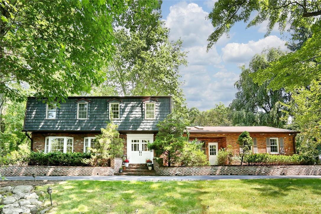 18 Stonehedge Drive, West Nyack, NY 10994