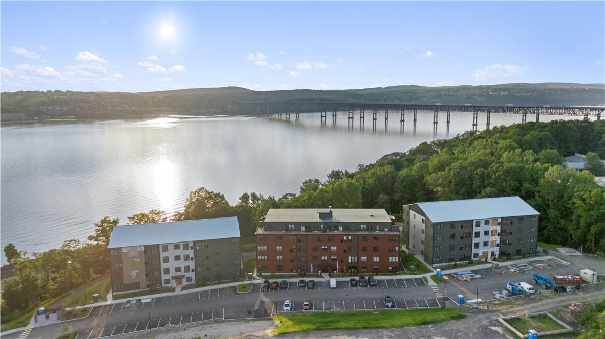 30 EDGEWATER Place # 306, Beacon, NY 12508