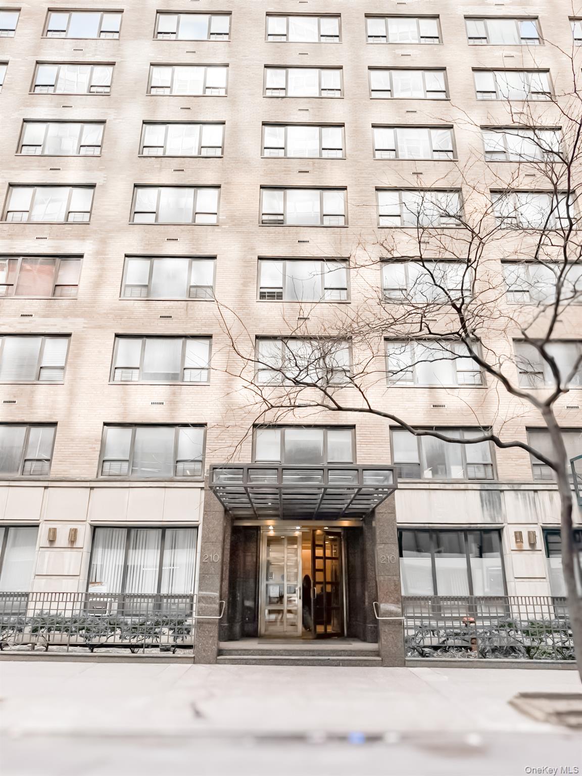 210 E 47th Street # 7D, New York (Manhattan), NY 10017