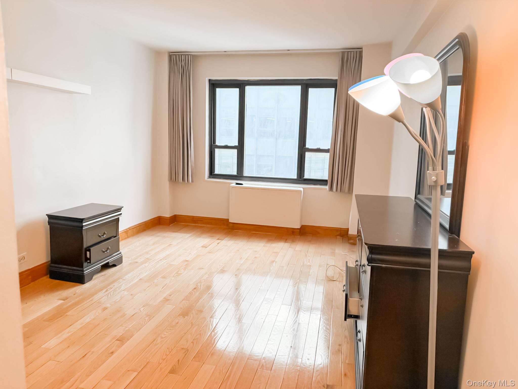 210 E 47th Street # 7D, New York (Manhattan), NY 10017