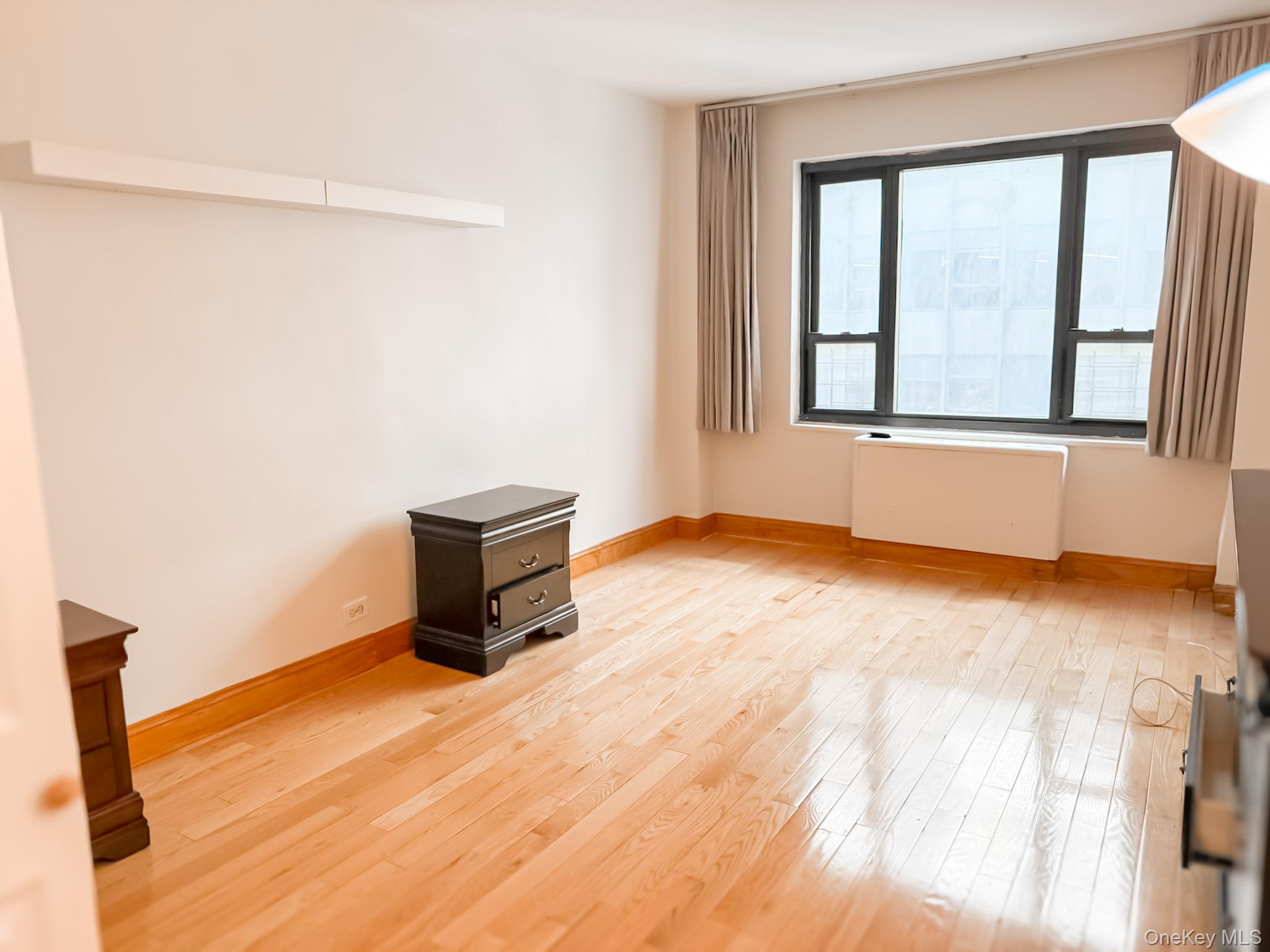 210 E 47th Street # 7D, New York (Manhattan), NY 10017