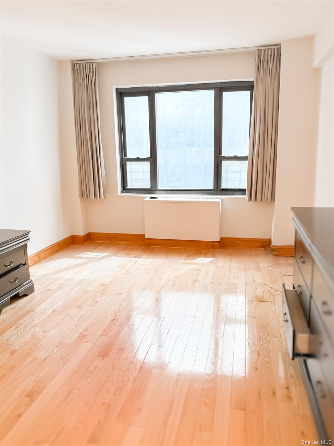 210 E 47th Street # 7D, New York (Manhattan), NY 10017