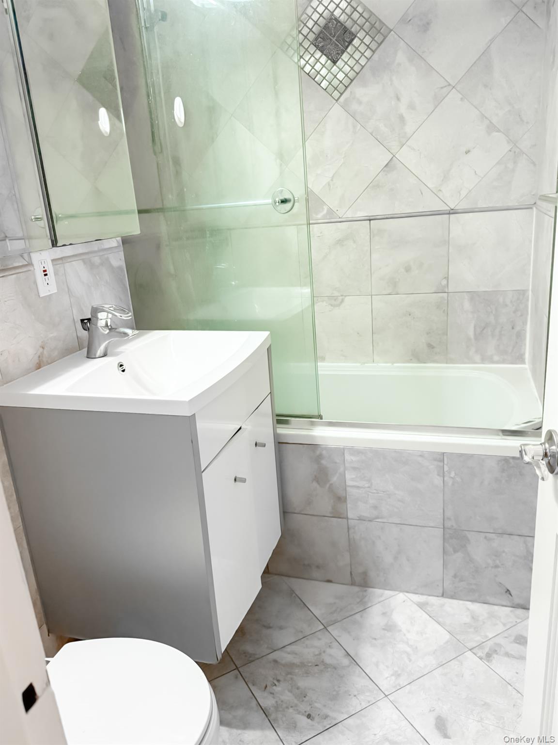 210 E 47th Street # 7D, New York (Manhattan), NY 10017