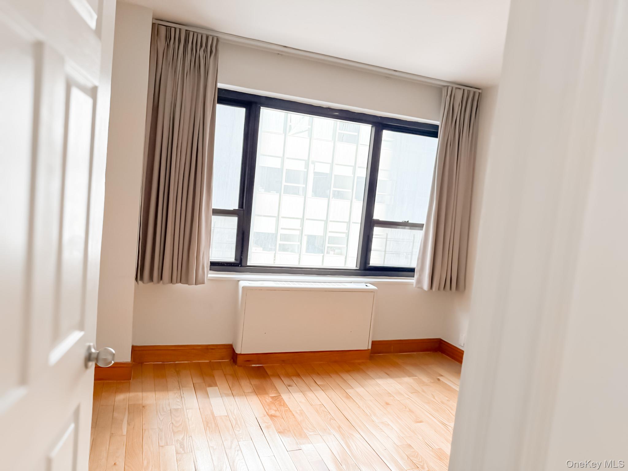 210 E 47th Street # 7D, New York (Manhattan), NY 10017