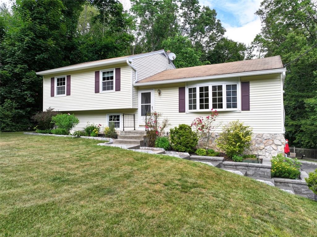 95 Mandalay Drive, Poughkeepsie, NY 12603