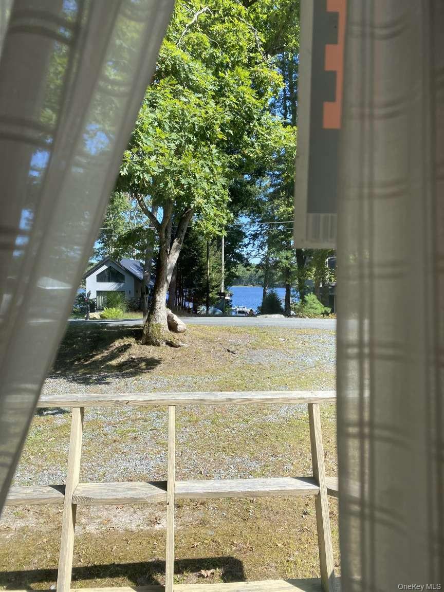 195 W Mohican Trail, Glen Spey, NY 12737