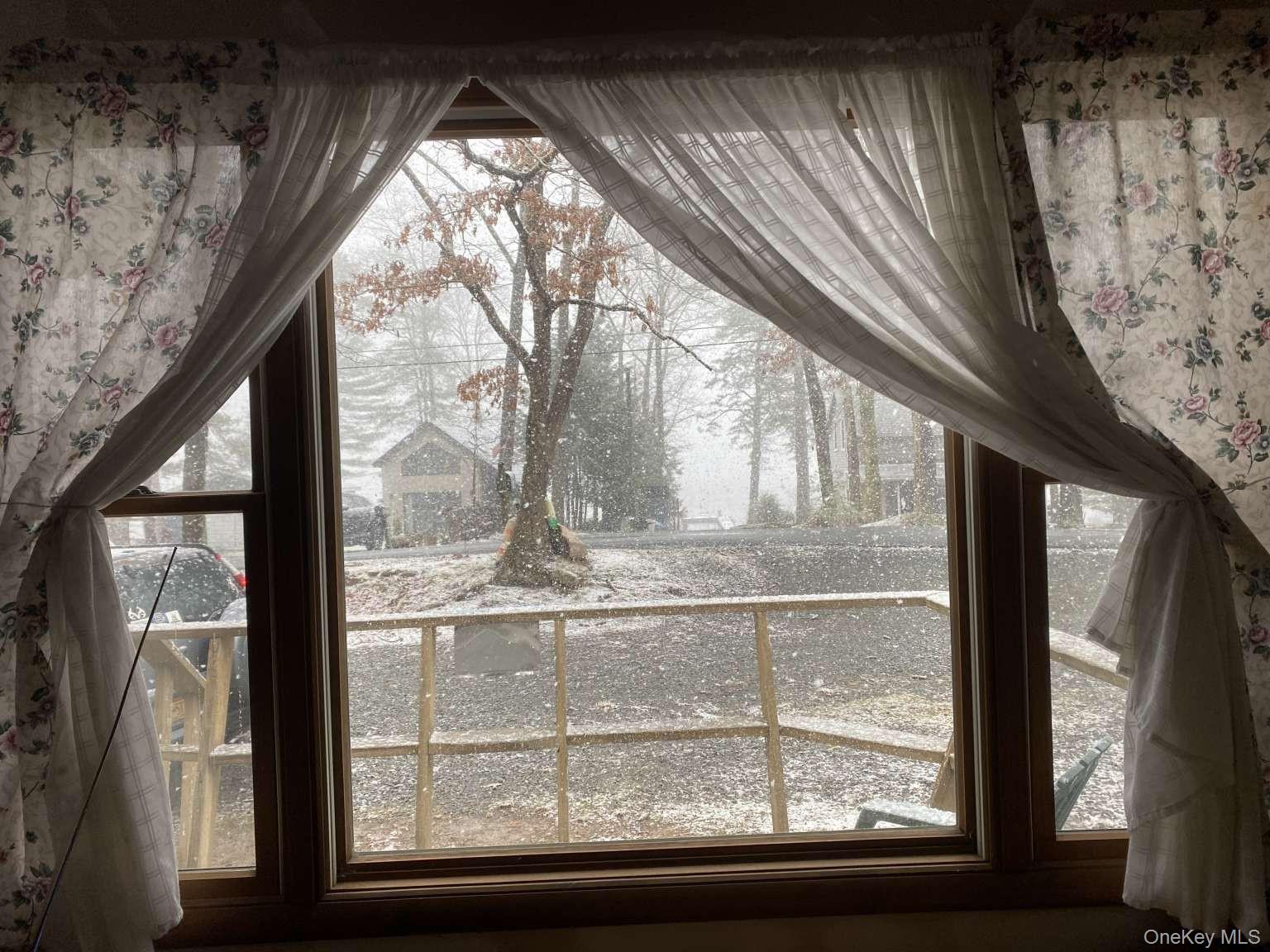 195 W Mohican Trail, Glen Spey, NY 12737