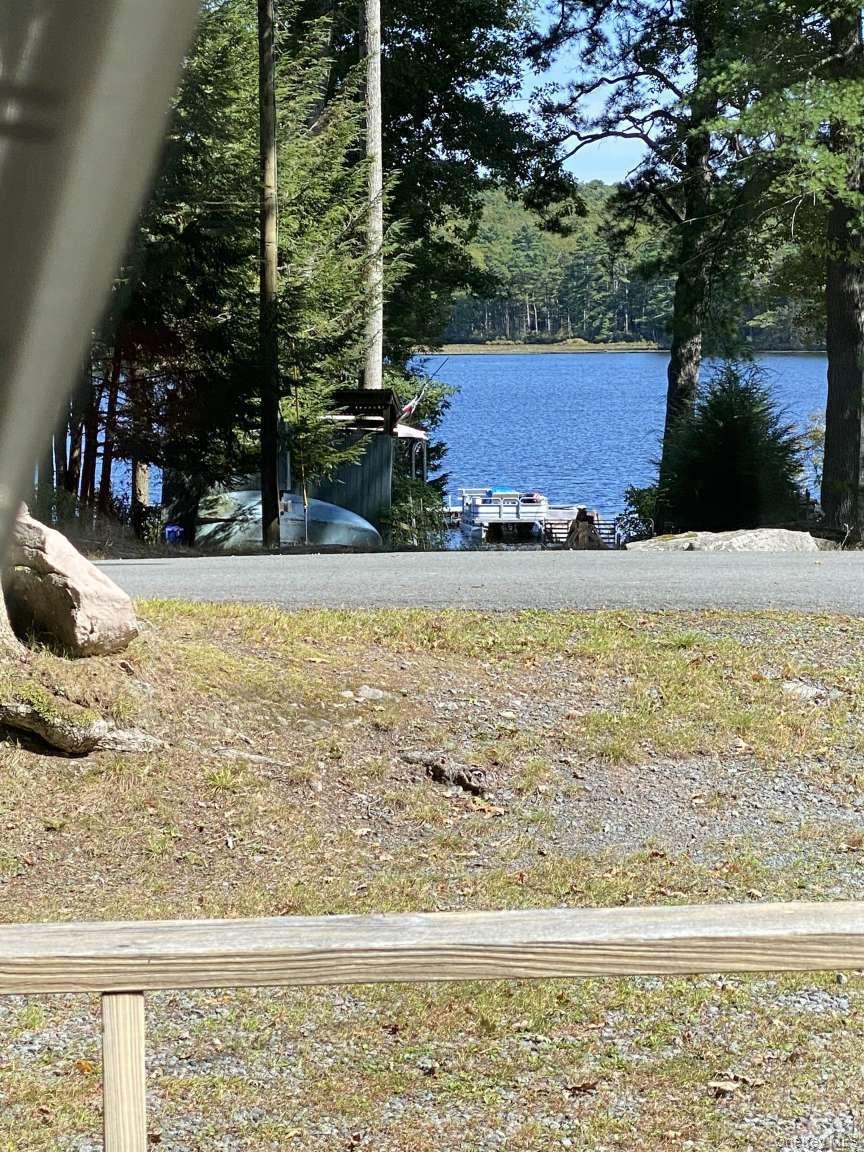 195 W Mohican Trail, Glen Spey, NY 12737