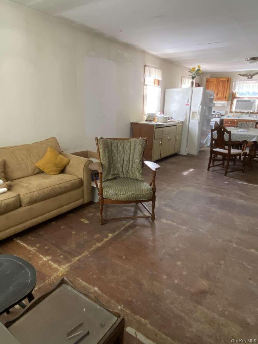 195 W Mohican Trail, Glen Spey, NY 12737