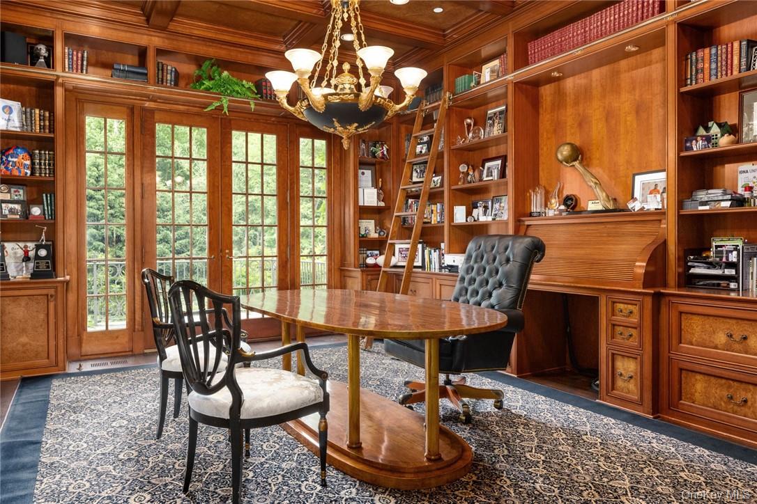 17 Cowdray Park Drive, Armonk, NY 10504