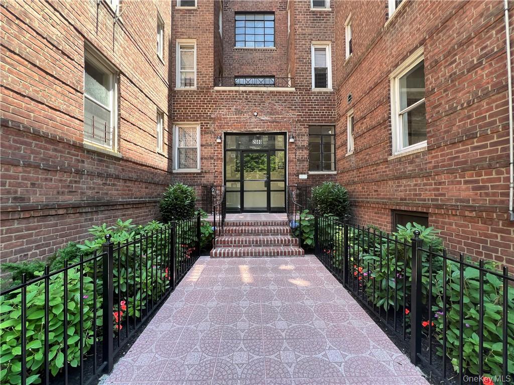 2080 Barnes Avenue # 5B, Bronx, NY 10462