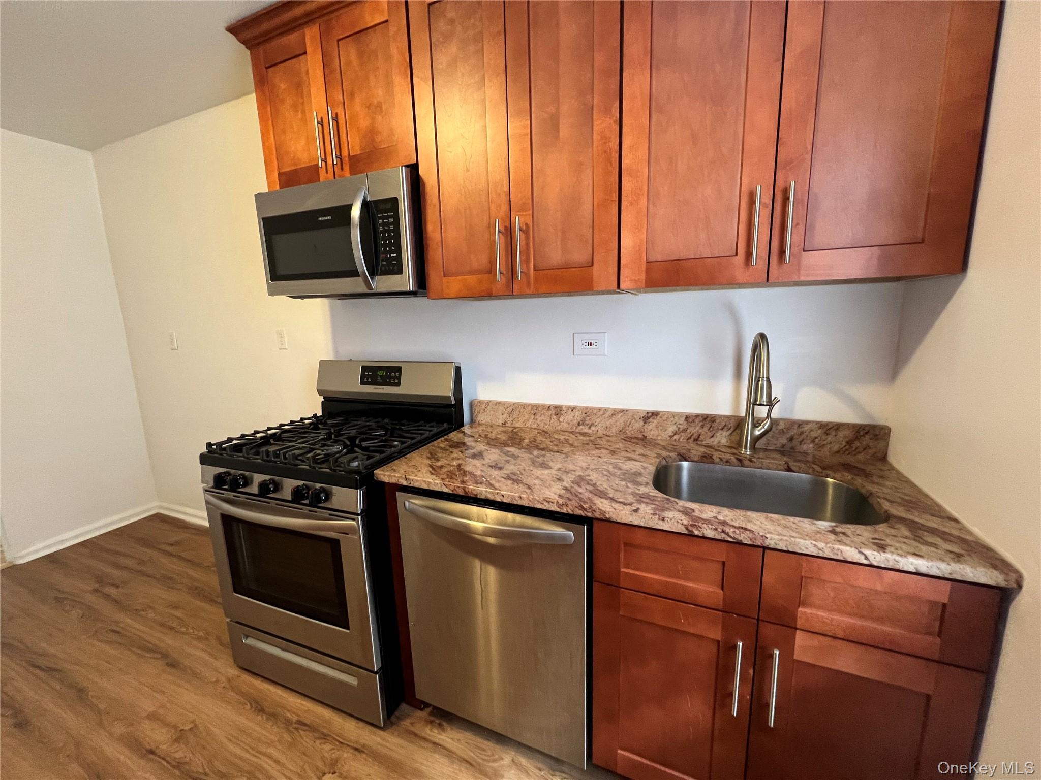 2080 Barnes Avenue # 5B, Bronx, NY 10462