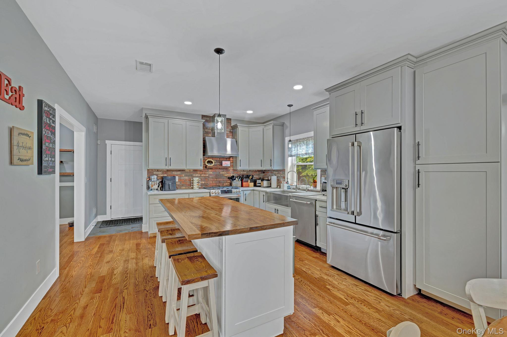 24 Woodside Court, Middletown, NY 10941