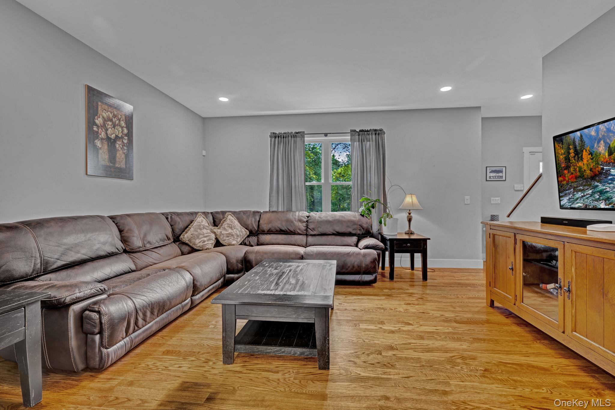 24 Woodside Court, Middletown, NY 10941