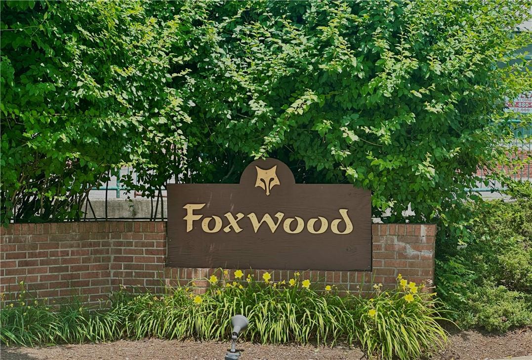 28 Foxwood Circle, Mount Kisco, NY 10549