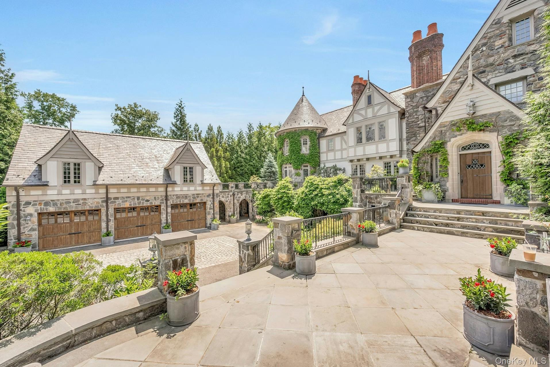 19 Park Drive S, Rye, NY 10580