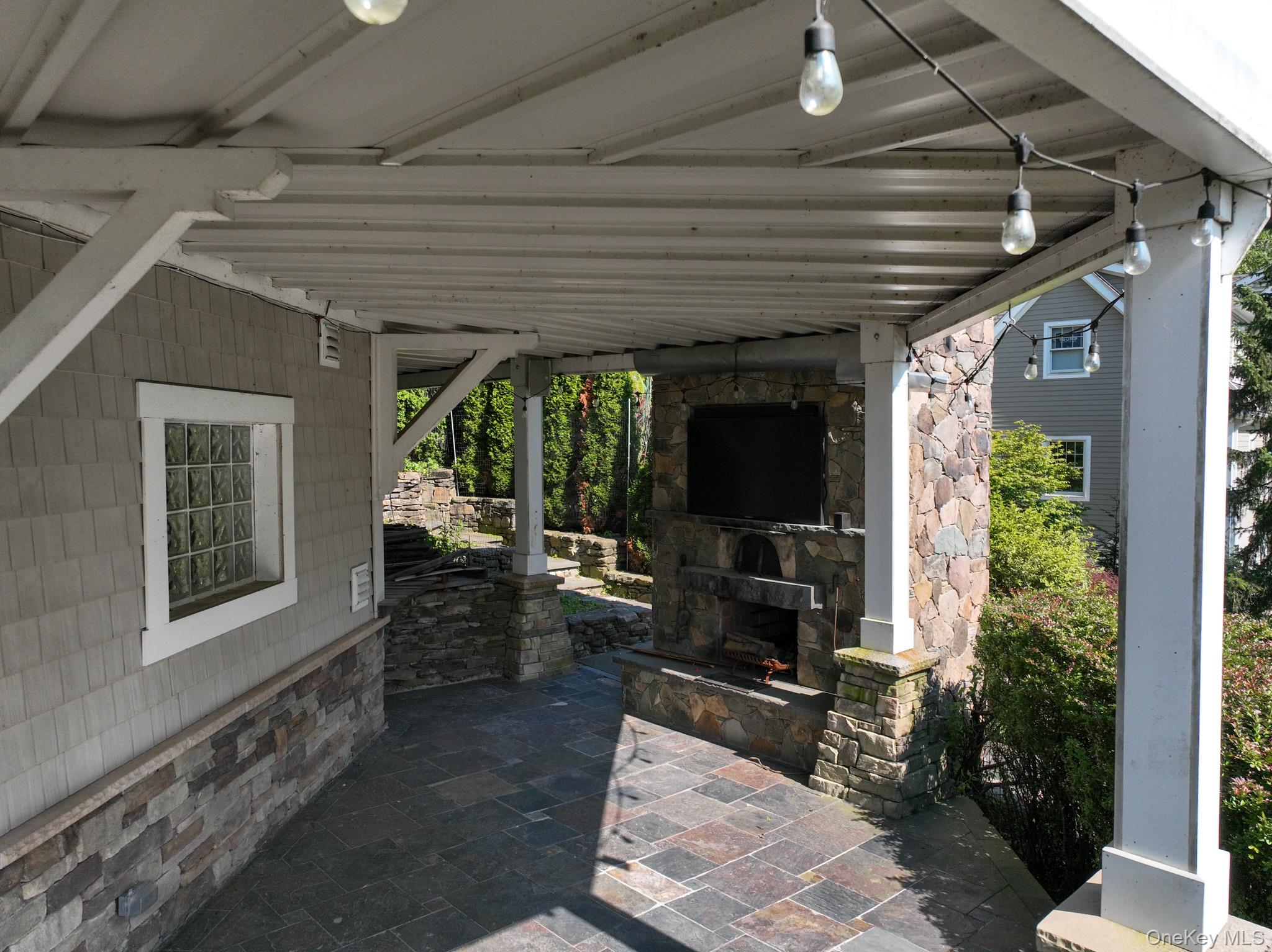 33 Truesdale Lake Drive, South Salem, NY 10590