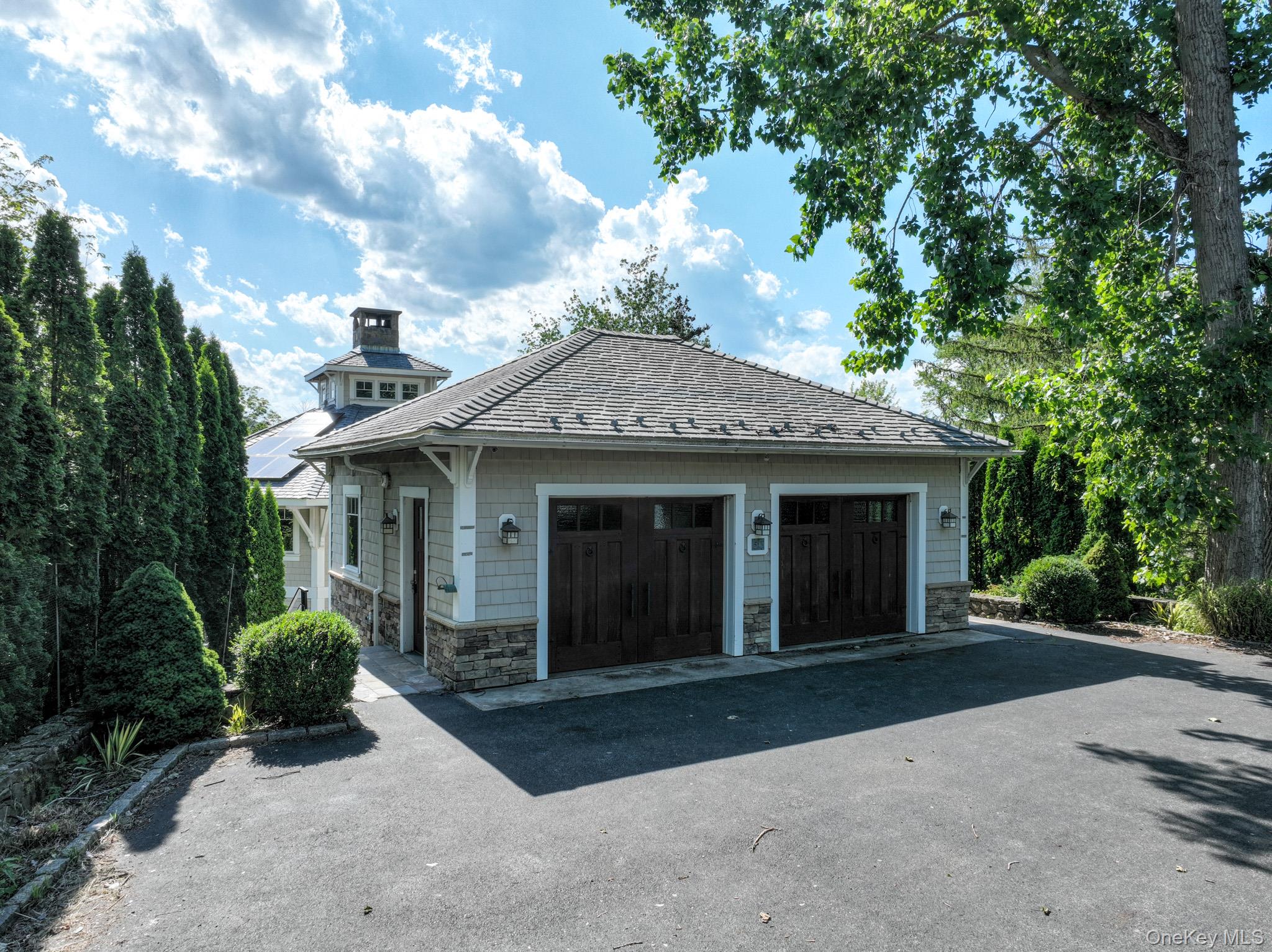 33 Truesdale Lake Drive, South Salem, NY 10590