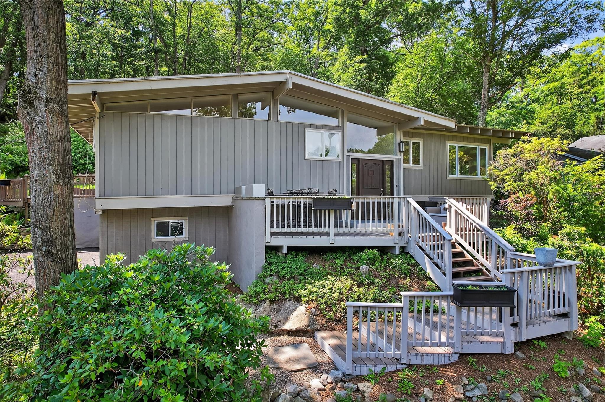 165 Fawn Hill Road, Tuxedo Park, NY 10987