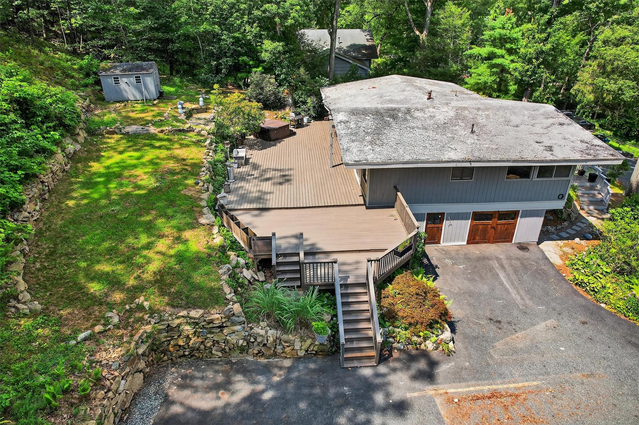 165 Fawn Hill Road, Tuxedo Park, NY 10987