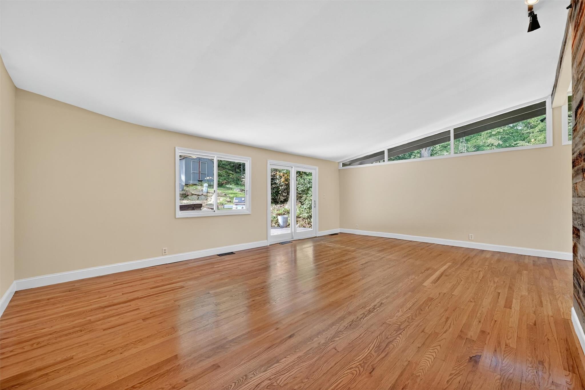 165 Fawn Hill Road, Tuxedo Park, NY 10987