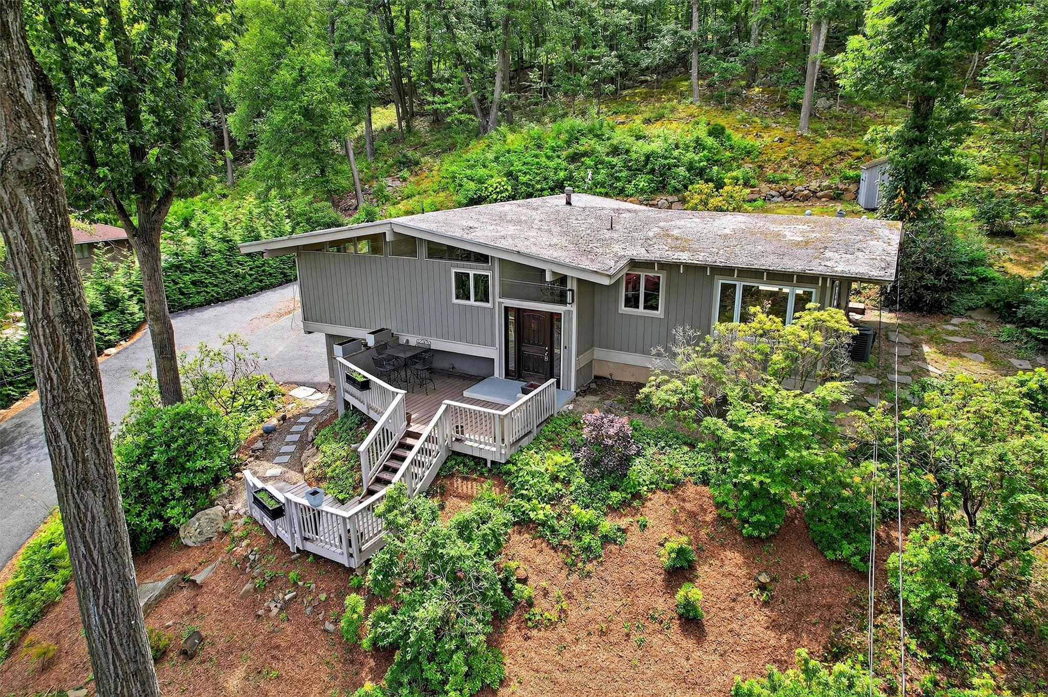 165 Fawn Hill Road, Tuxedo Park, NY 10987