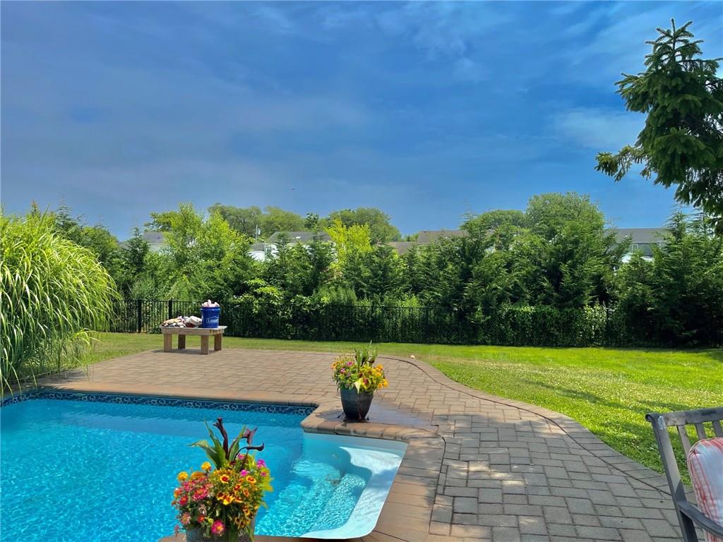 80 Udalia Court, West Islip, NY 11795