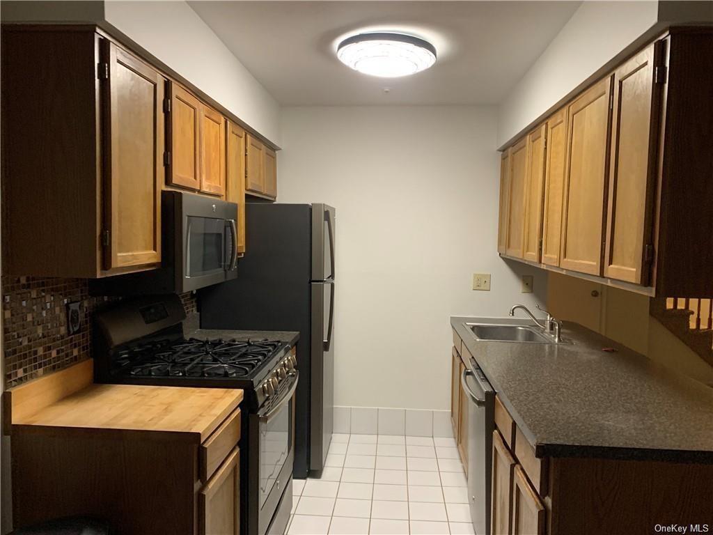 70 Homestead Village Drive, Warwick, NY 10990