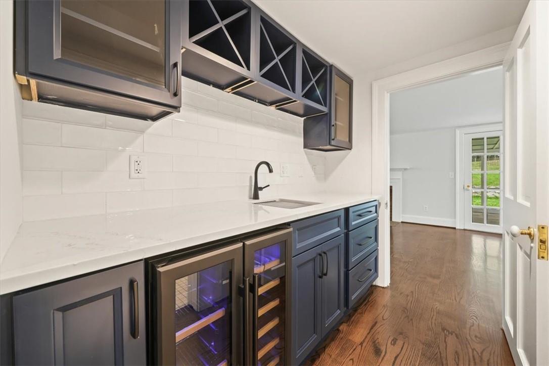 420 Nanny Hagen Road, Thornwood, NY 10594