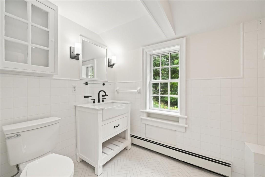 420 Nanny Hagen Road, Thornwood, NY 10594