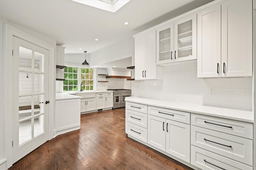 420 Nanny Hagen Road, Thornwood, NY 10594