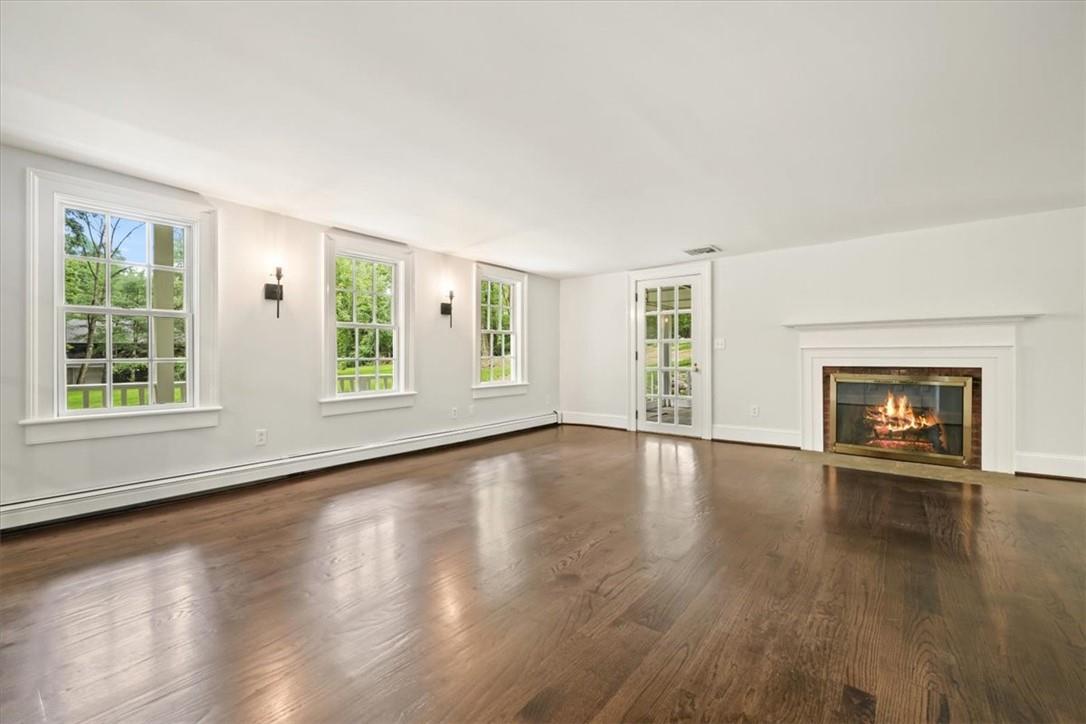 420 Nanny Hagen Road, Thornwood, NY 10594