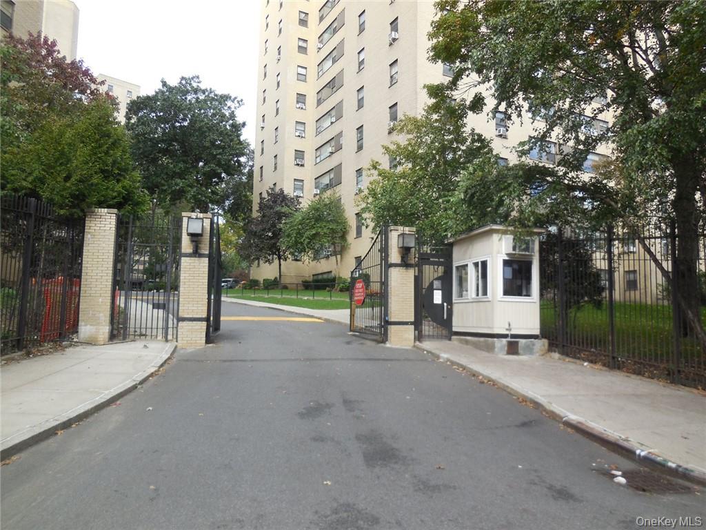 4 Fordham Hill Oval # 3D, Bronx, NY 10468