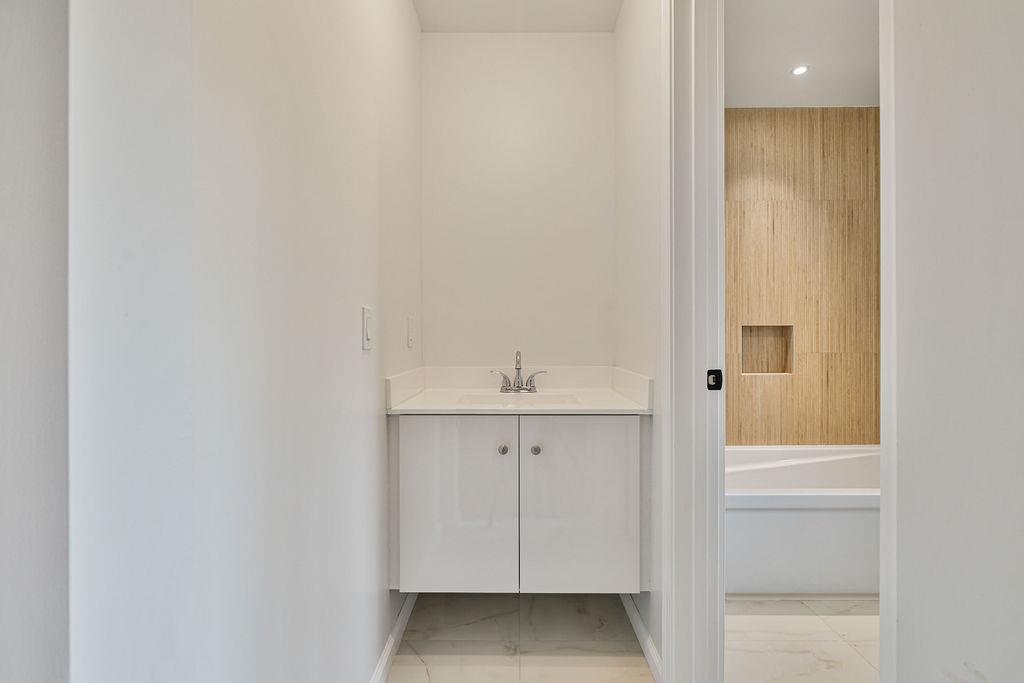 23 Northbrook Road # 202, Spring Valley, NY 10977