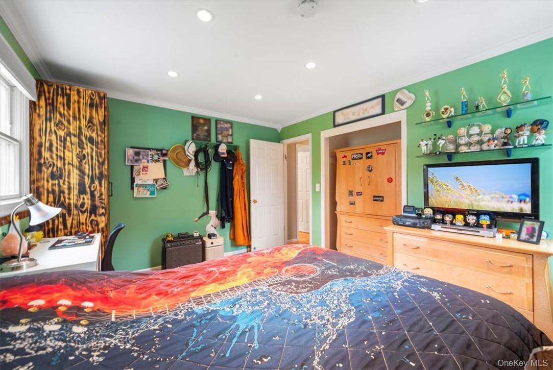 20 Lancaster Drive, Suffern, NY 10901